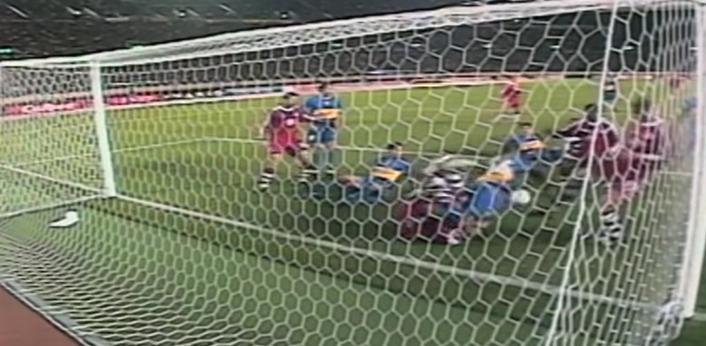 El Bayern, campeón con polémica... ¡como contra Boca en 2001! Captura/Youtube