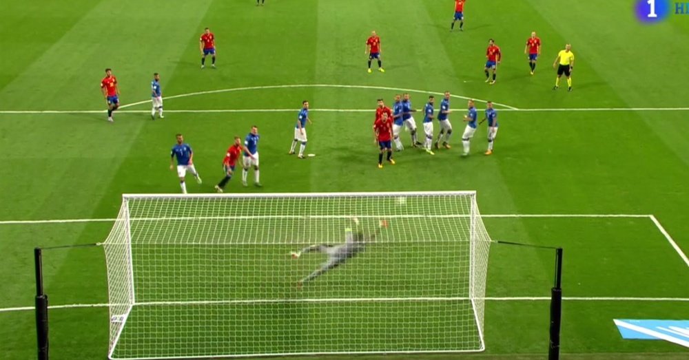 Le premier but de Isco dans le match entre l'Espagne et l'Italie. La1