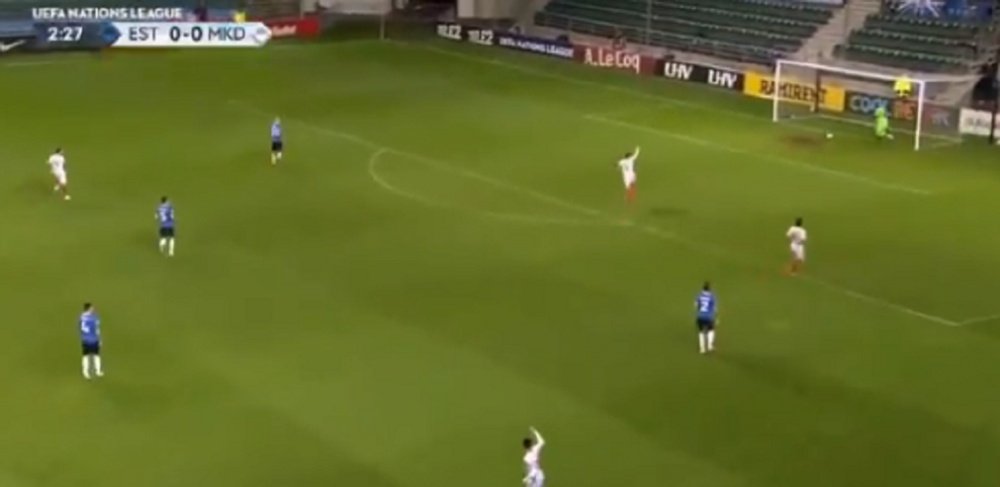 L'improbable CSC de Kuusk face à la Macédoine. Capture/L'Équipe