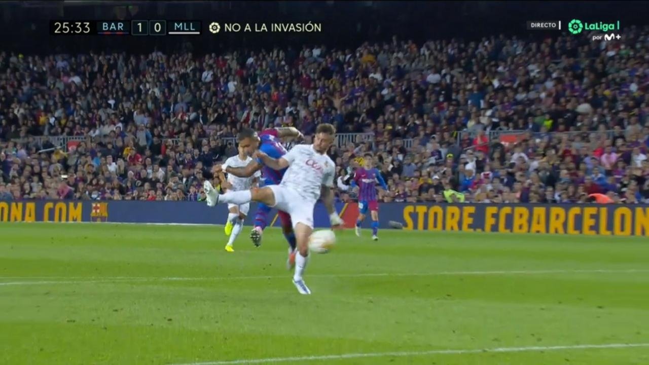 Memphis volleys Barcelona into the lead