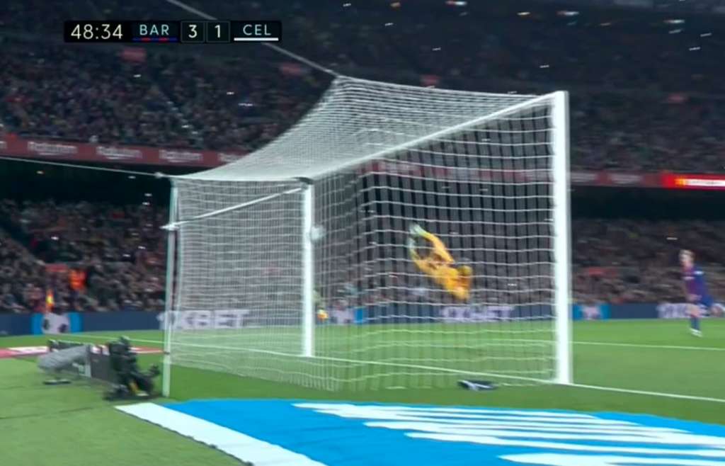 Sólo Messi es capaz de clonar sus goles de falta en un mismo partido