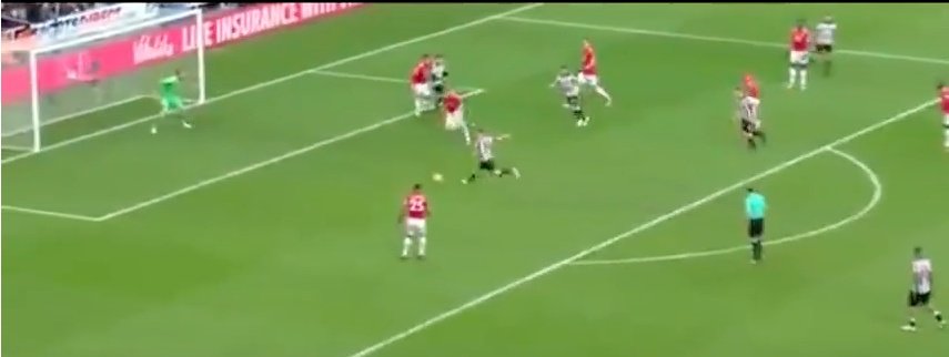 Après le but annulé, c'est Newcastle qui ouvrira finalement le score. Twitter