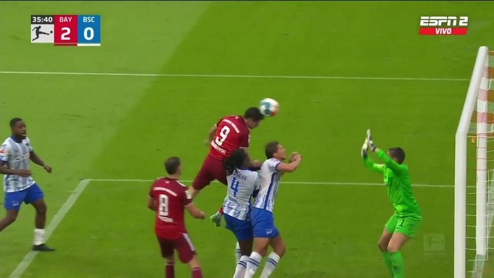 Lewandowski's first goal was with a great header. Screenshot/ESPN2