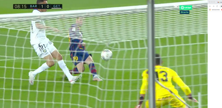 Show di Messi: traversa e gol in 10 minuti