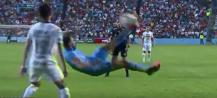 Esqueda emuló a Ronaldinho. Captura