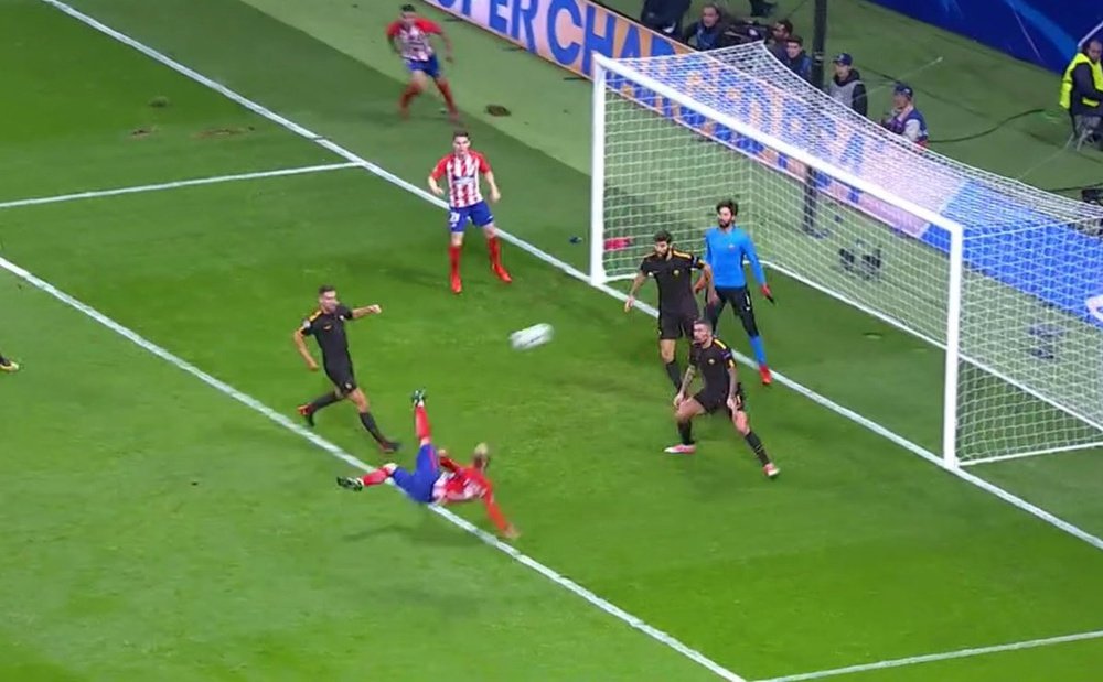 Griezmann broke his duck with a beauty. Captura/beINSports