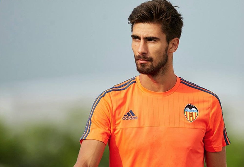 Gomes, durante un entrenamiento con el Valencia. Twitter