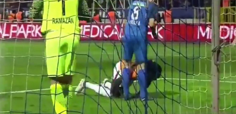 Gomis dio un susto tremendo. Captura/beIN Sports