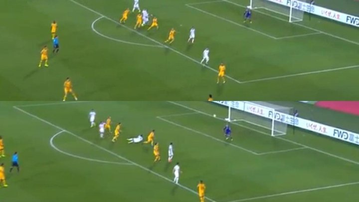 Dos jugadores sirios chocaron en el área... ¡y el árbitro señaló penalti!
