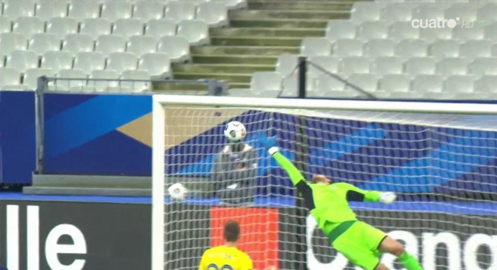 Griezmann's goal was offside and handball. Screenshot/Cuatro
