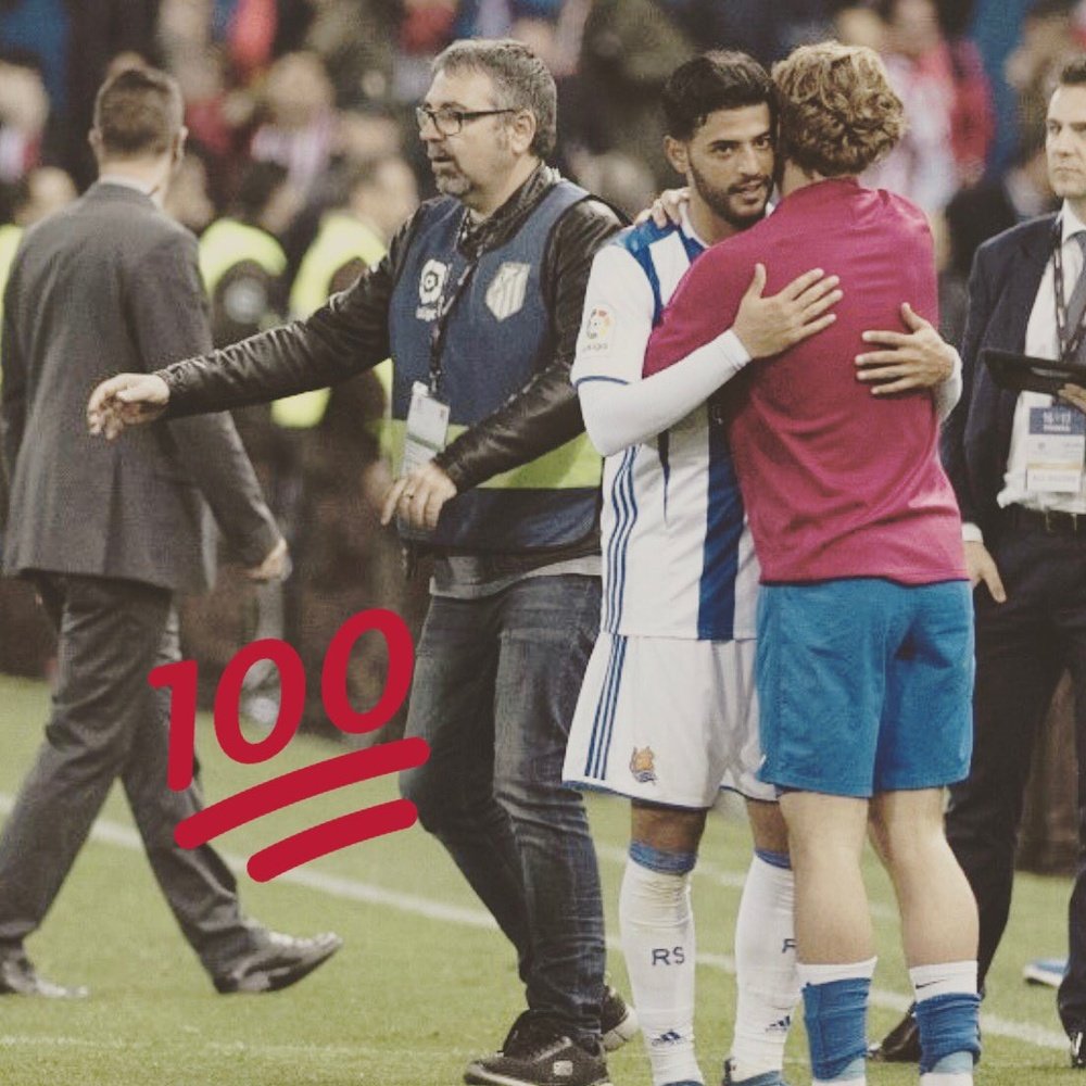 Griezmann et Vela lors du match de l'Atletico face à la Real Sociedad. Twitter/AntoGriezmann