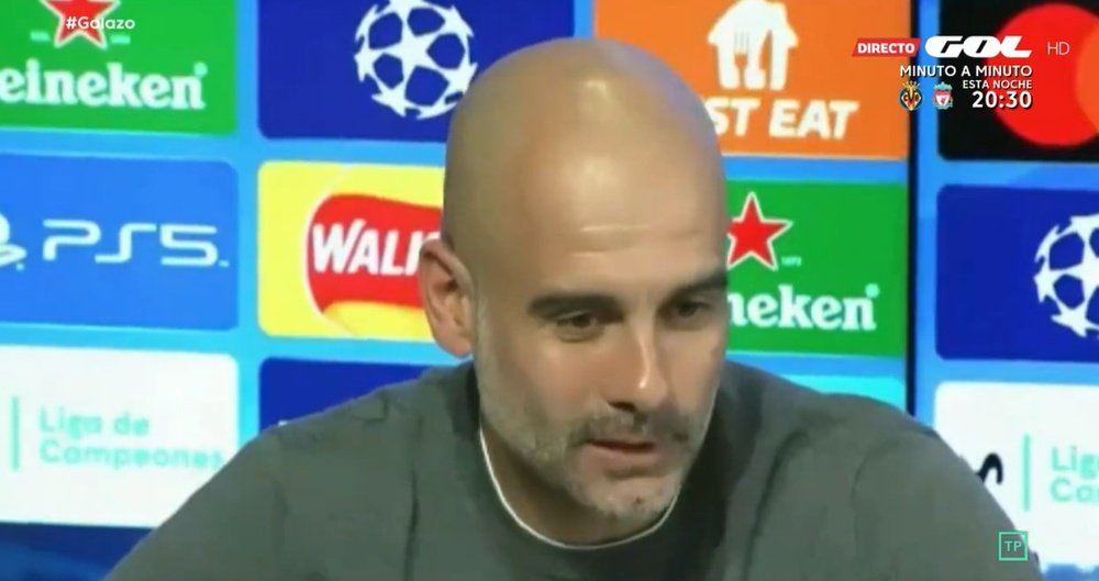 Guardiola and the guard of honour debate. Screenshot/GolazodeGol