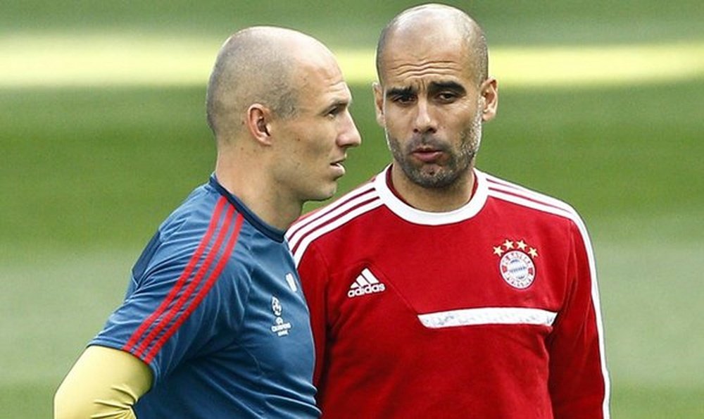 Guardiola y Robben separarán sus caminos al final de esta temporada. Twitter