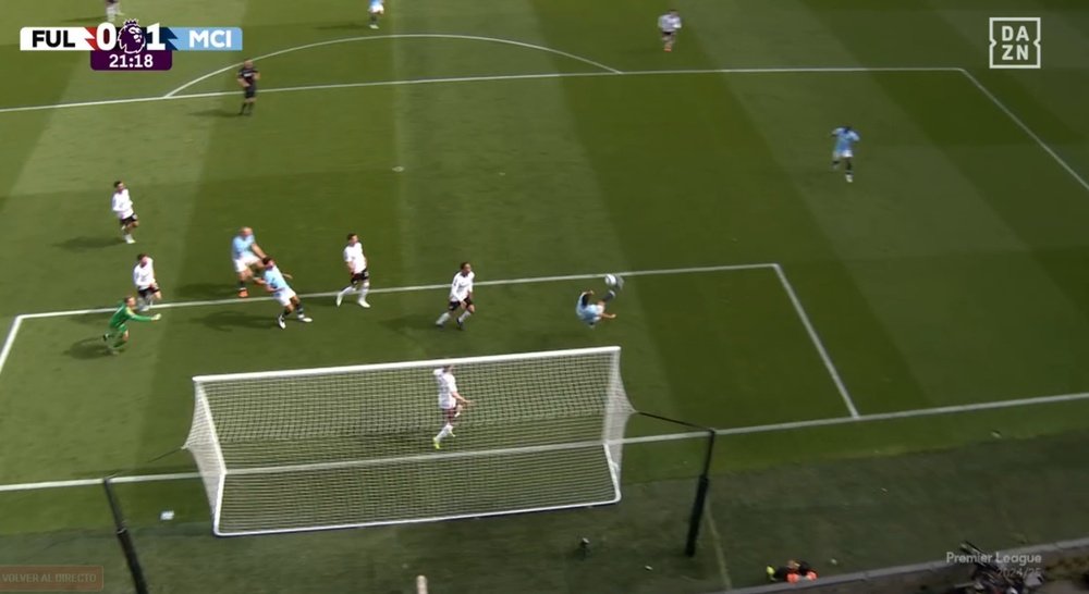 Gundogan’s overhead kick puts Manchester City ahead at Fulham. Screenshot/DAZN