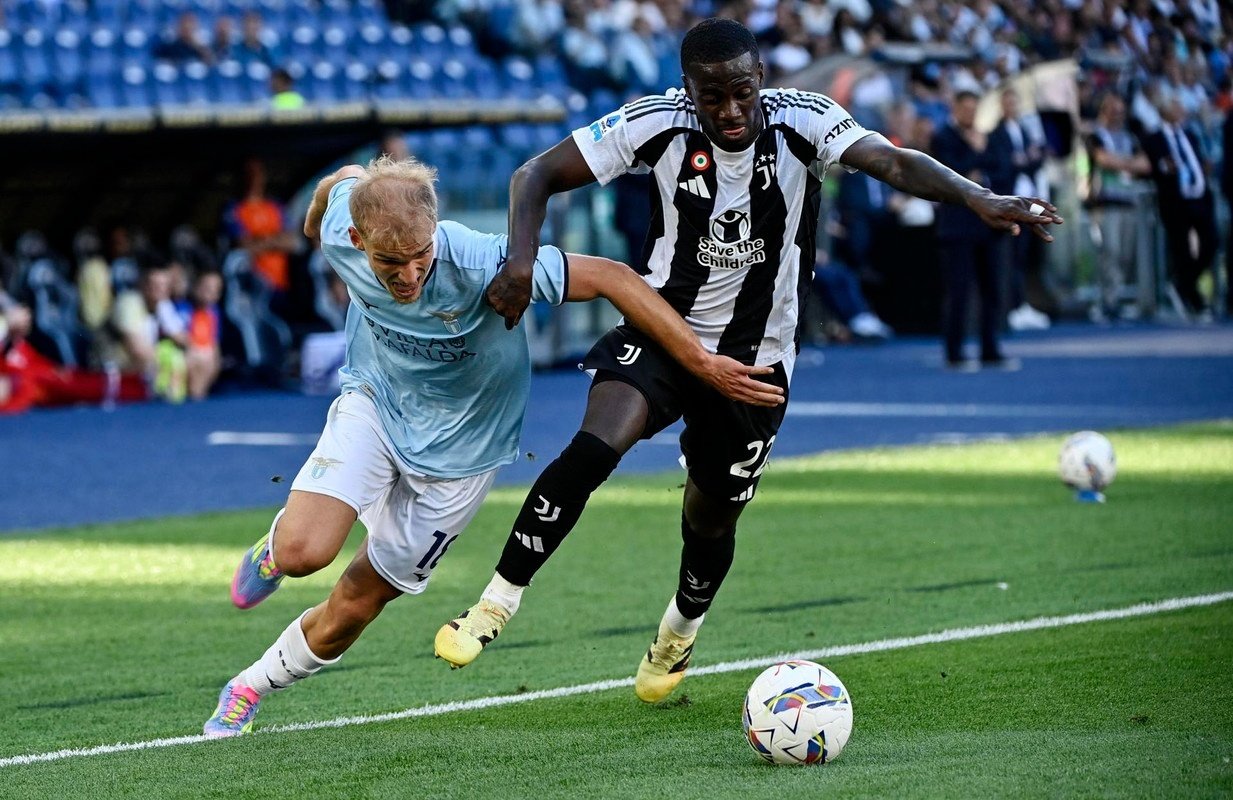 Vecino le hace un Juventus a la Juventus. EFE/Riccardo Antimiani