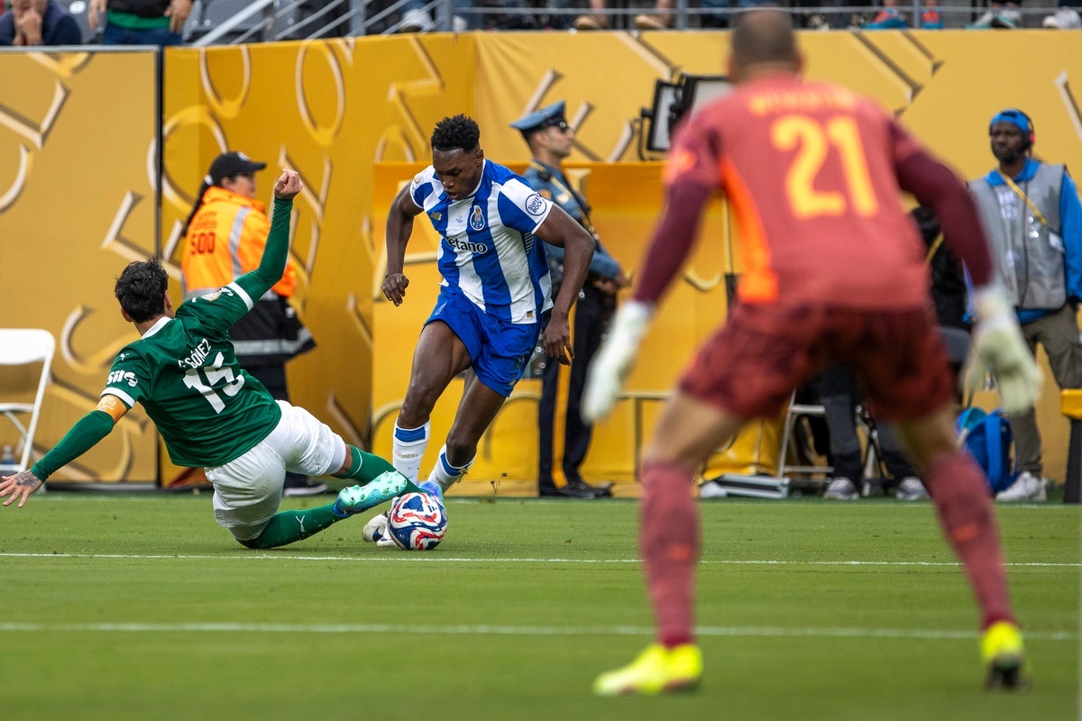 Samu Omorodion Palmeiras Oporto