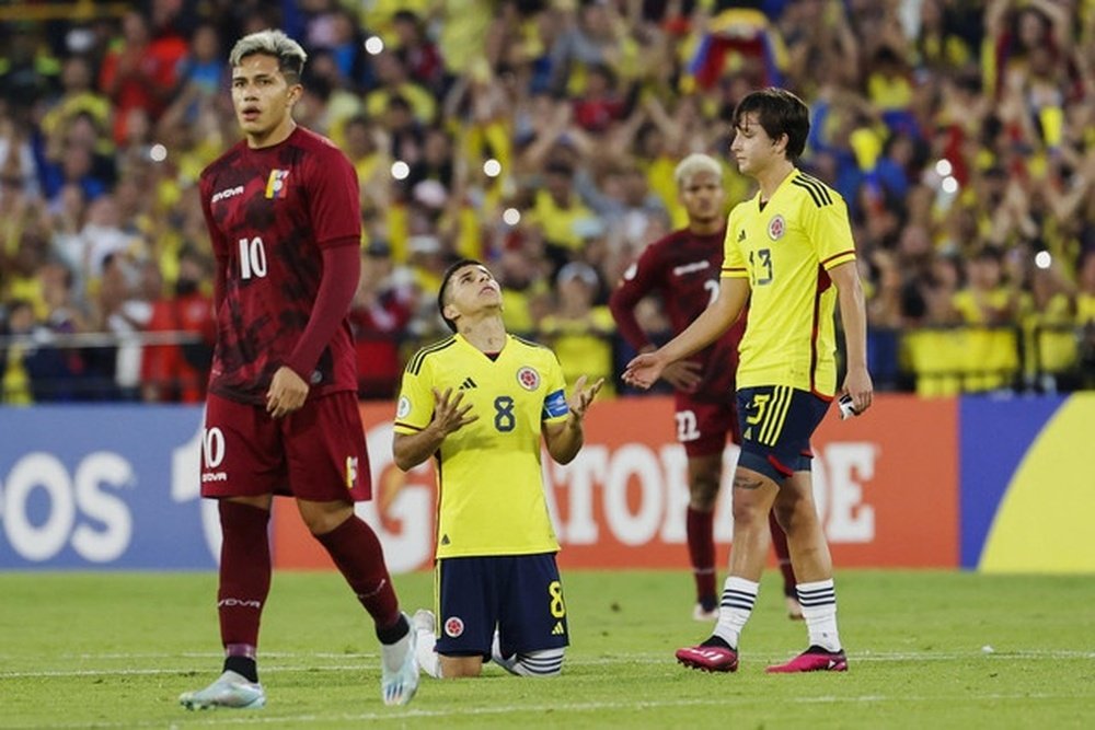 Colombia venció por 1-2 a Venezuela. EFE