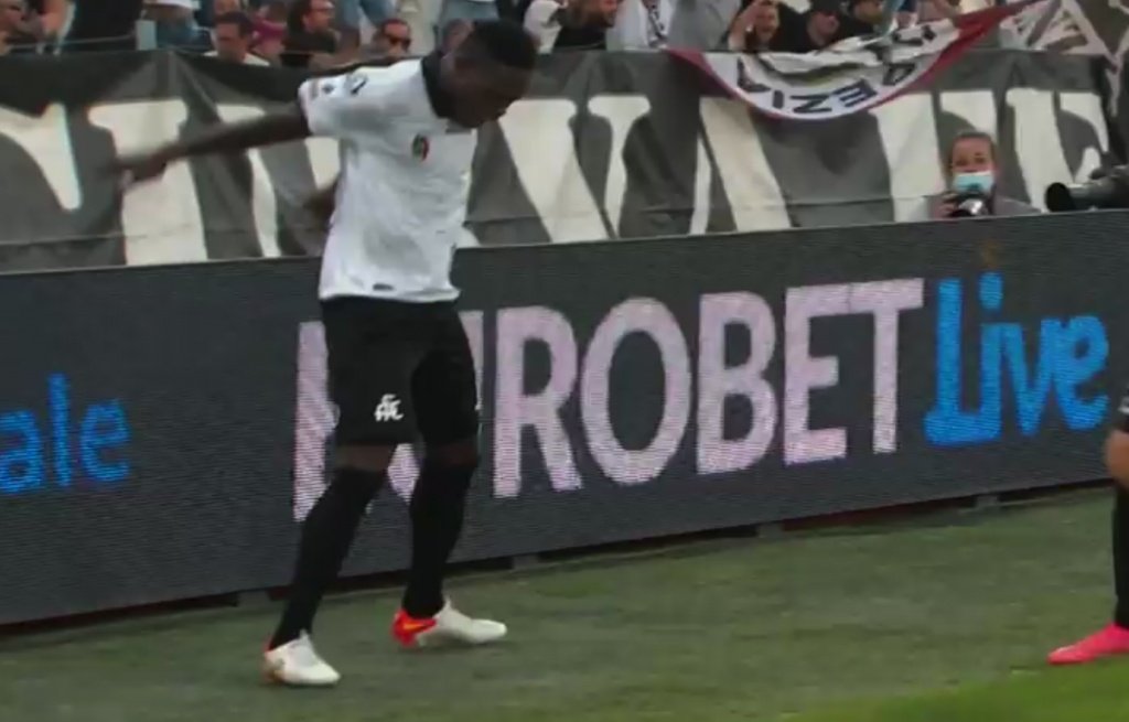 Gyasi made it 1-1 against Juventus. Screenshot/Vamos