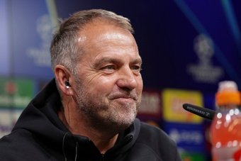 O Barça fecha renovação de Flick até 2027. EFE