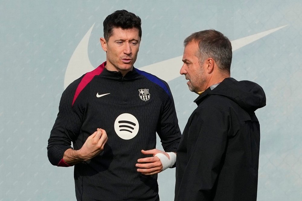 Lewandowski is set to start from the bench on Wednesday against Inter. EFE