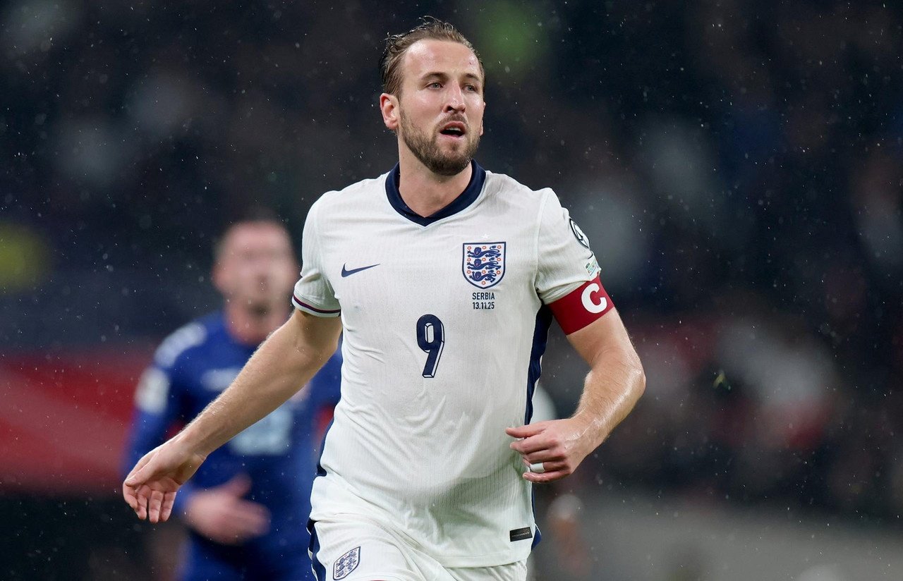 Kane brace fires England to victory in Albania
