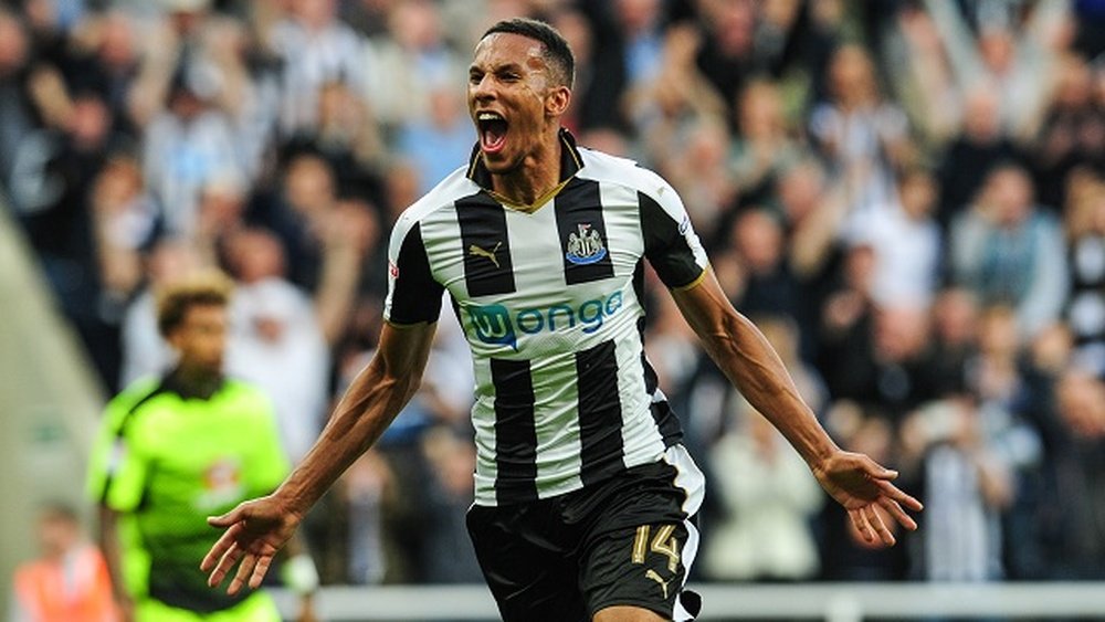 Hayden celebra su gol, el primero del Newcastle ante el Reading. NUFC