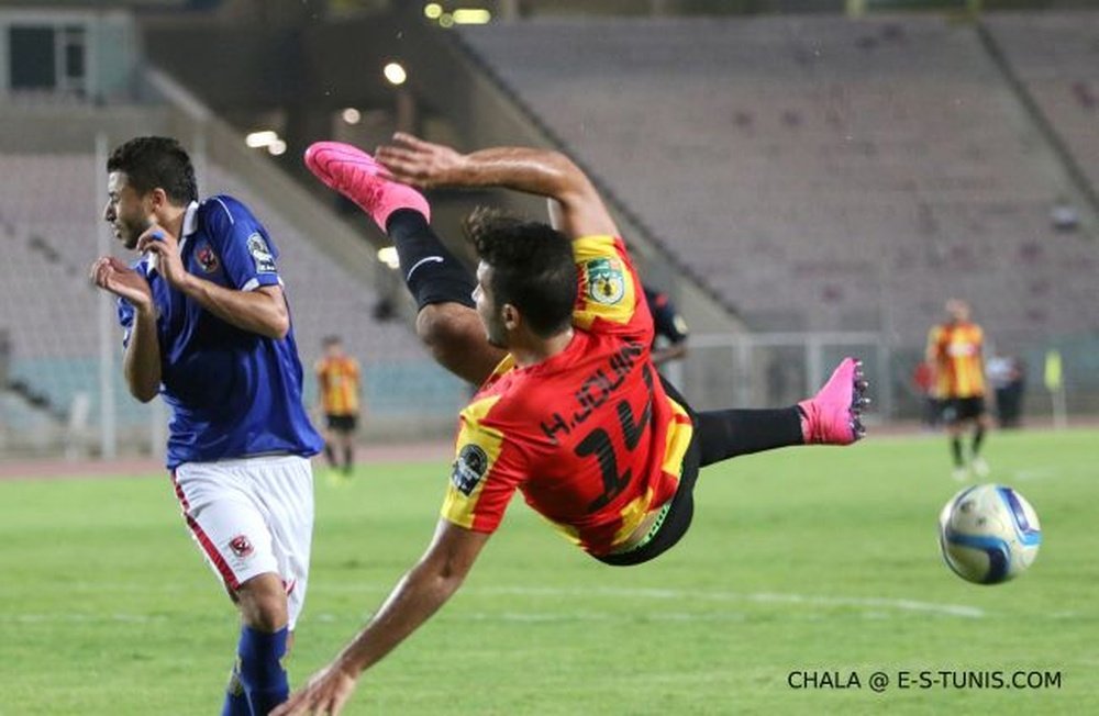 Jouini, joueur de l'Espérance Tunis en pleine action. Chala/E-S-Tunis