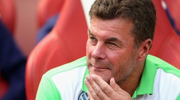 Wolfsburg coach Hecking predicts tight PSV clash