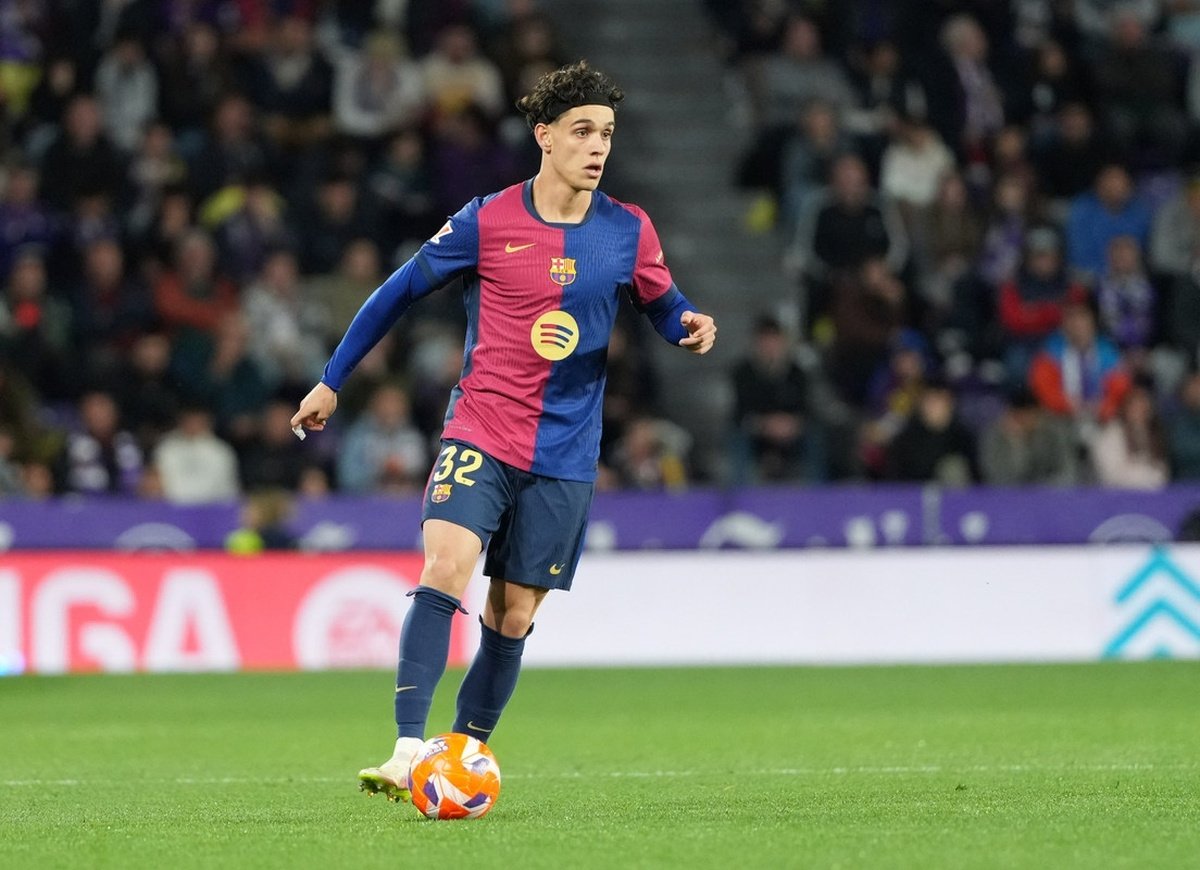 Barcelona open the door for Hector Fort exit