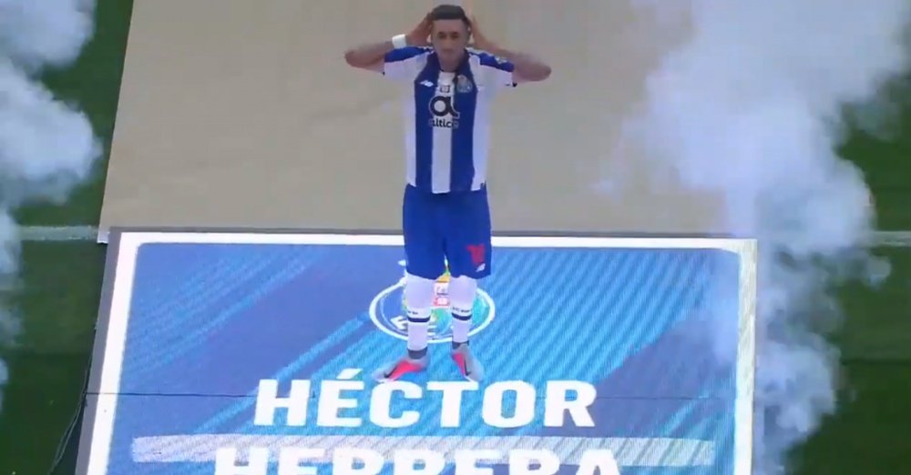Herrera bromeó con sus operaciones. Twitter/FCPorto