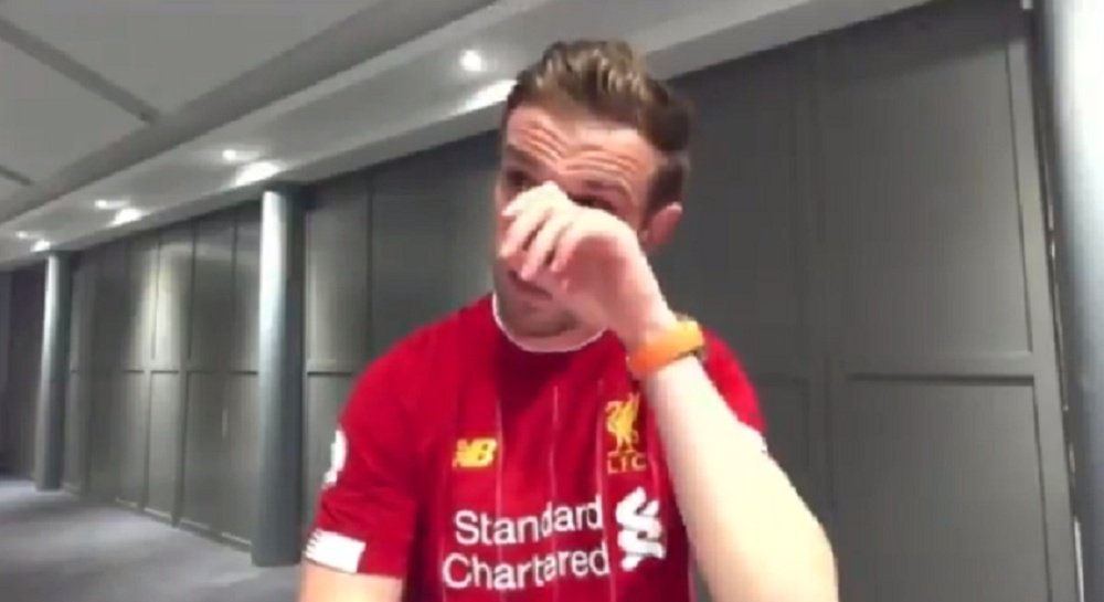 O capitão do Liverpool é só alegria. Captura/SkySports