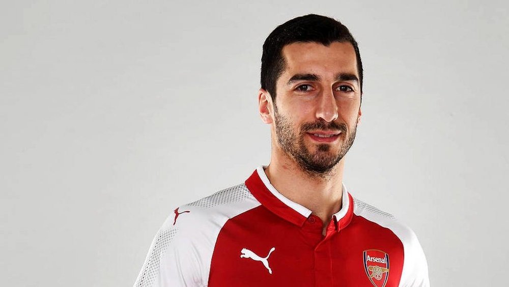 Mkhitaryan officially joins Arsenal from United. Arsenal