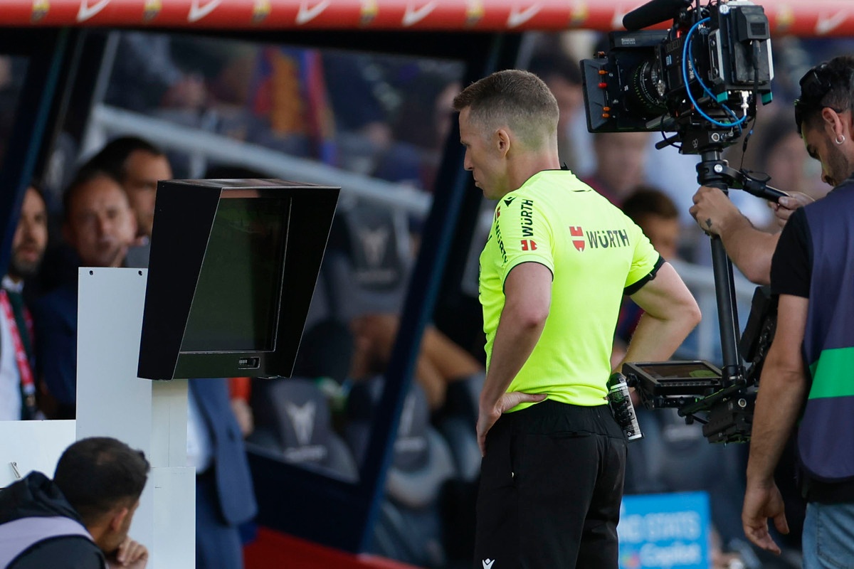 Hernández Hernández VAR Clásico Barcelona Real Madrid