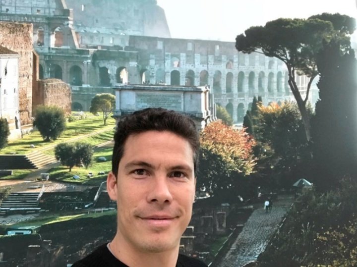 Hernanes se despidió de Italia visitando el Coliseo de Roma