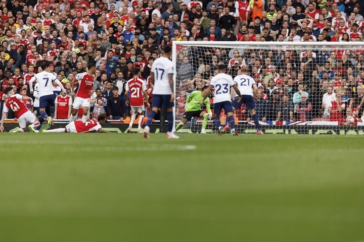 Son shines as Tottenham rescue derby draw at Arsenal