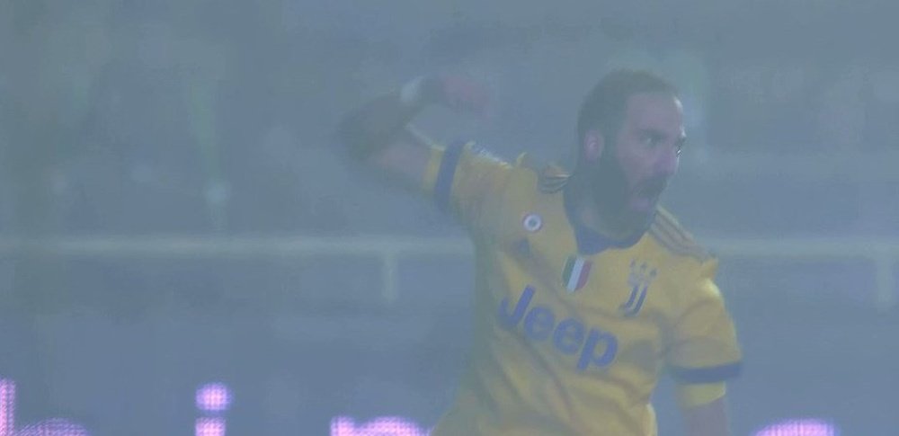 Higuaín anotó el primer gol del choque. Captura