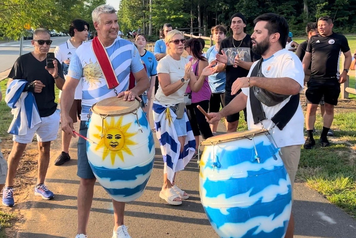 Tambores recepcionam o Uruguai, antes de duelo contra a Colômbia