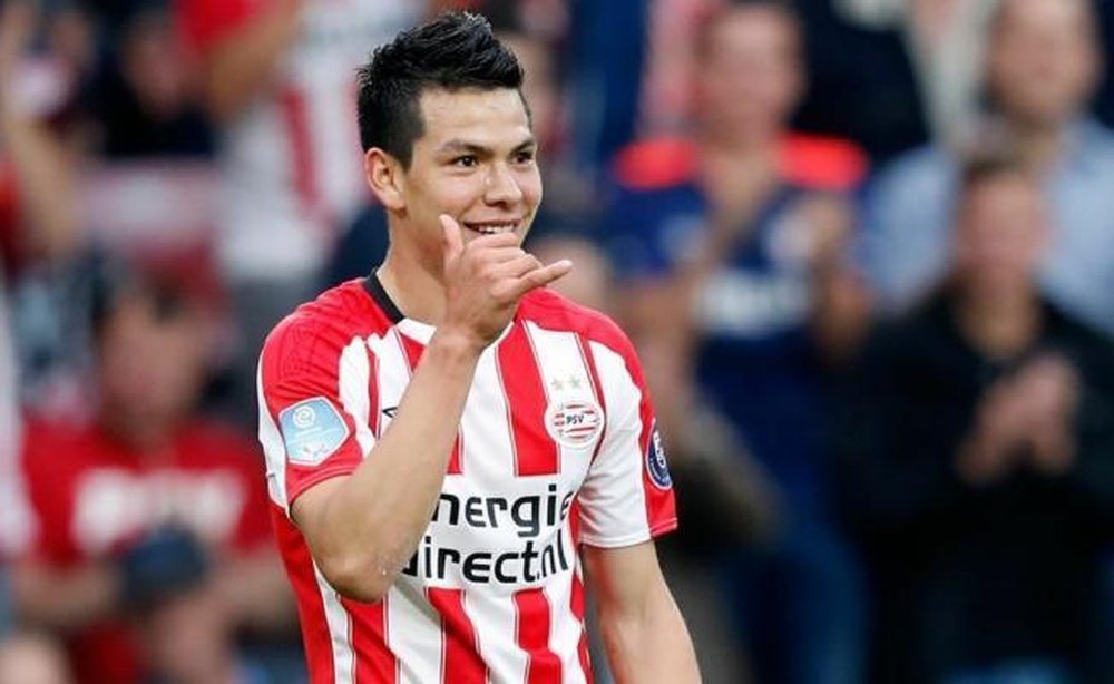 Lozano ya jugó la previa con el PSV. AFP