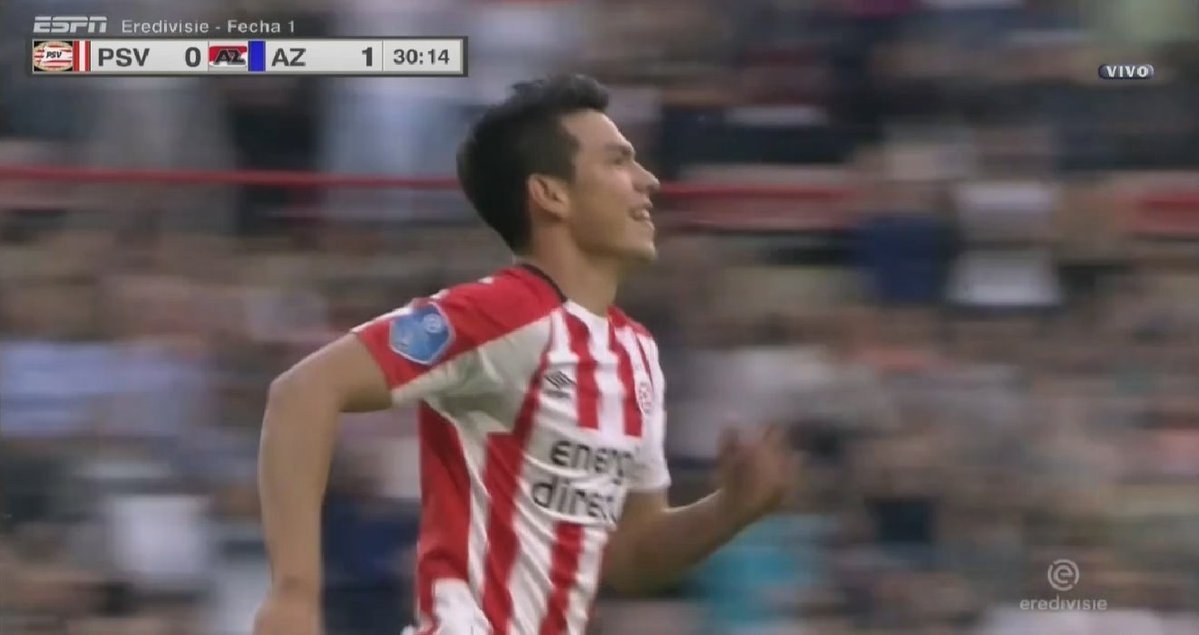 Hirving Lozano celebra su primer gol con el PSV. Twitter
