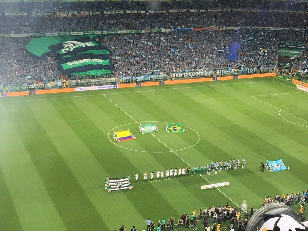Homenagem à Chapecoense no estádio de Grêmio. GrêmioFBPA