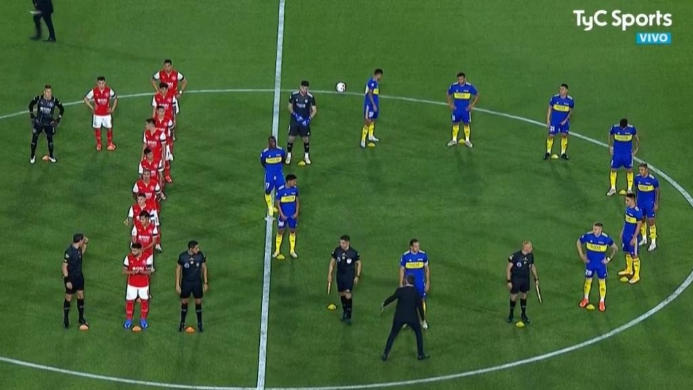 Maradona y un homenaje en forma de '10' de uno de los equipos de su vida. Captura/TyCSports