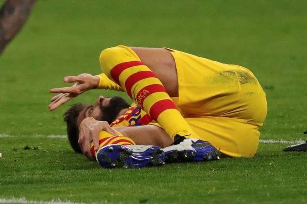 Le FC Barcelone confirme une blessure longue durée pour Piqué. EFE