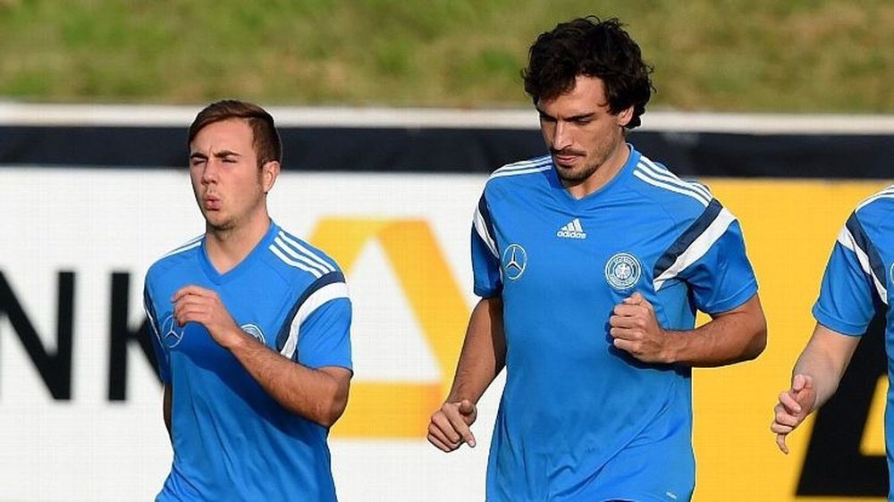 Hummels y Götze compartirán de nuevo vestuario en el Bayern. AFP