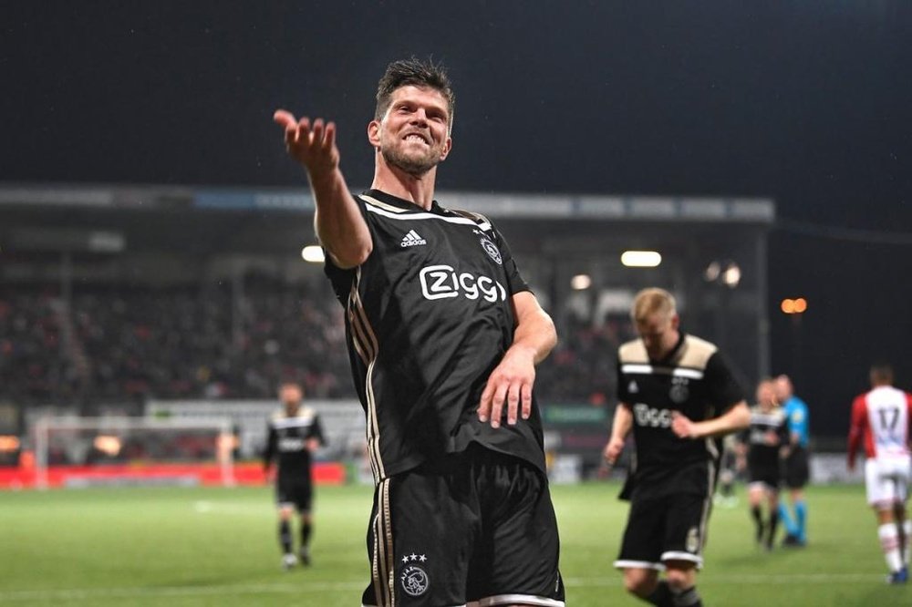 Huntelaar has renewed his Ajax contract. Ajax