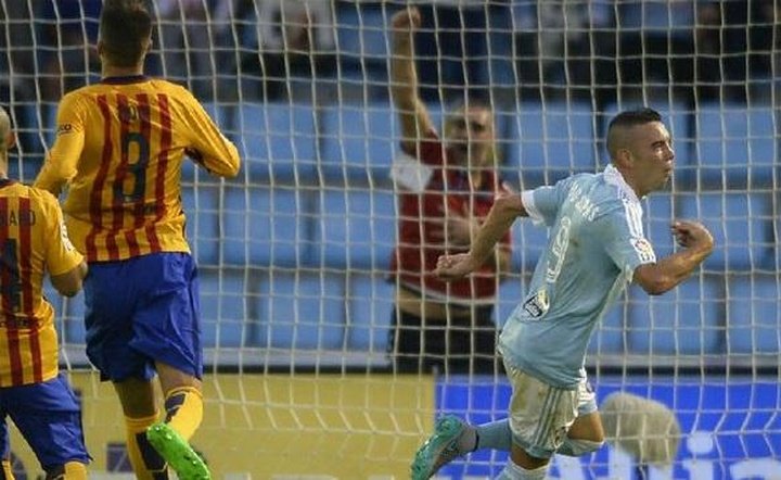 Aspas le marcó el tercero al Barça en otra fulgurante contra