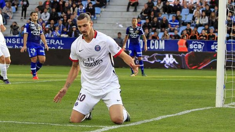 El PSG gana al Bastia a domicilio en el tramo final del partido, gracias a 2 goles de Ibrahimovic.