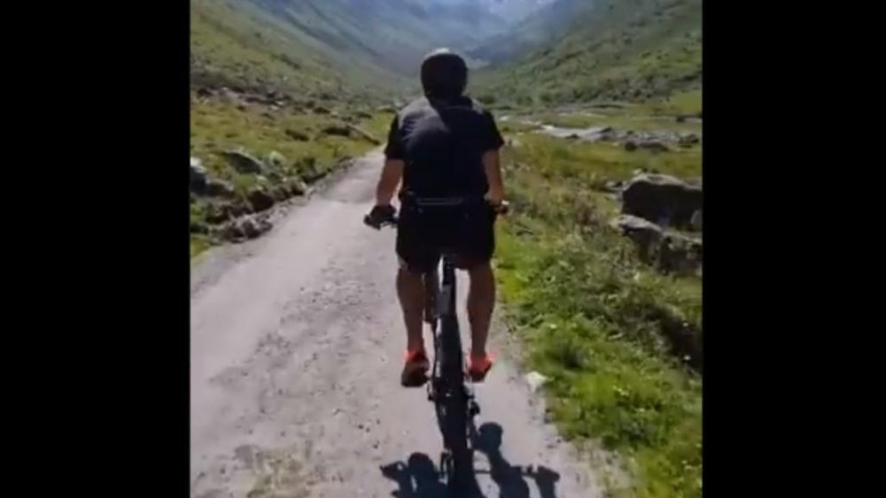 Zlatan s'entraîne dans les montagnes. Capture/Ibra_oficial