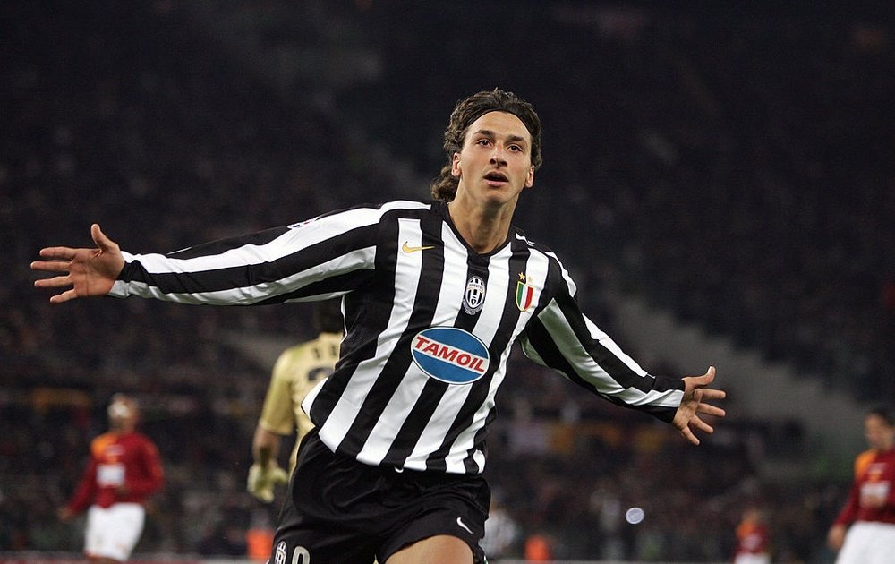 Mutu e Ibrahimovic fueron compañeros en la Juventus. AFP