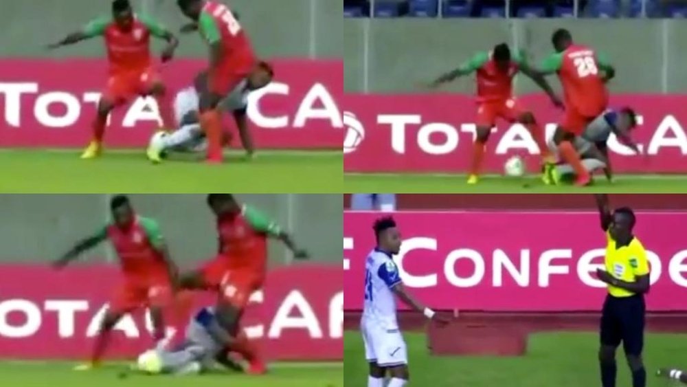 Recibió tres patadas en el suelo.. ¡y el árbitro lo expulsó!. Twitter/CAF_Online