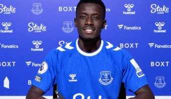 Idrissa Gana Gueye firmó contrato con el Everton hasta 2024. EvertonFC